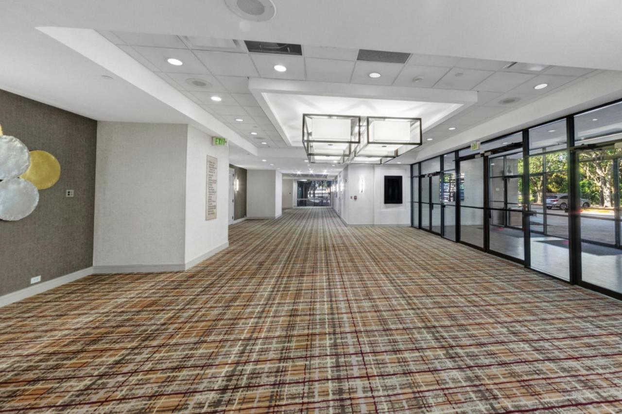 Готель Houston Marriott North Екстер'єр фото
