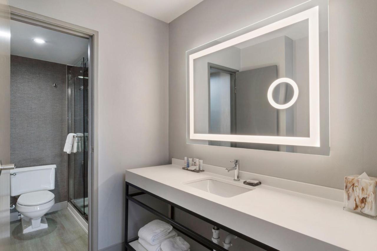Готель Houston Marriott North Екстер'єр фото